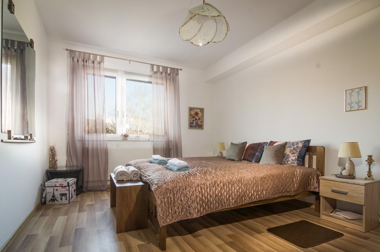 Apartment 10 Visoko Kültér fotó