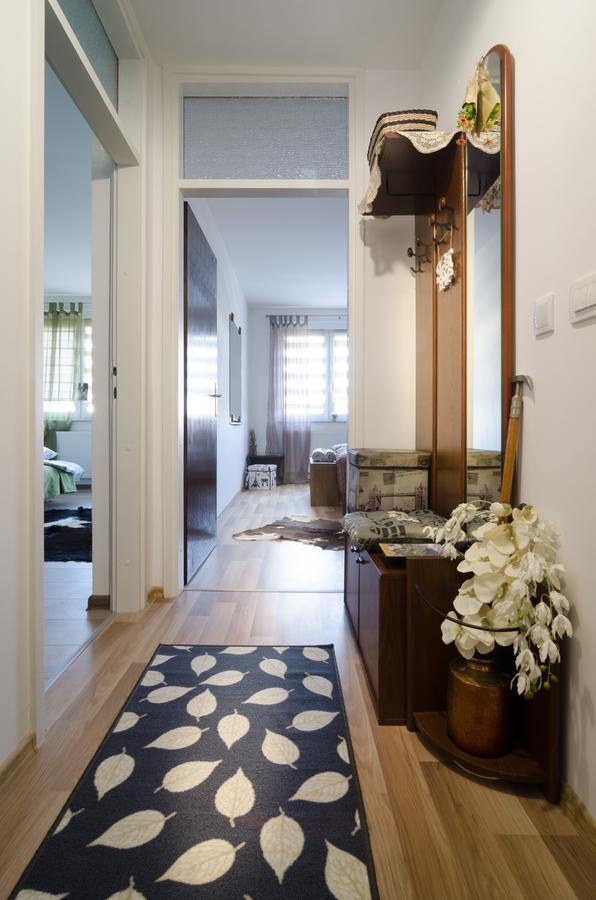 Apartment 10 Visoko Kültér fotó